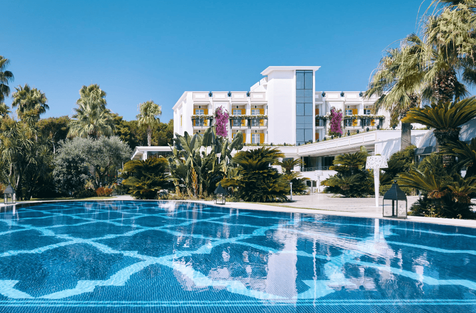 Esplanade Boutique Hotel con una gran piscina y jardines 